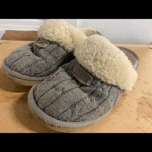 UGG 1865 Women’s Gray Cozy Knit Slippers Size 7